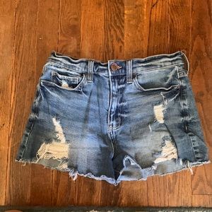 High Rise Jean shorts, good Condition. Brand SO, size is 7/28W fits like a small